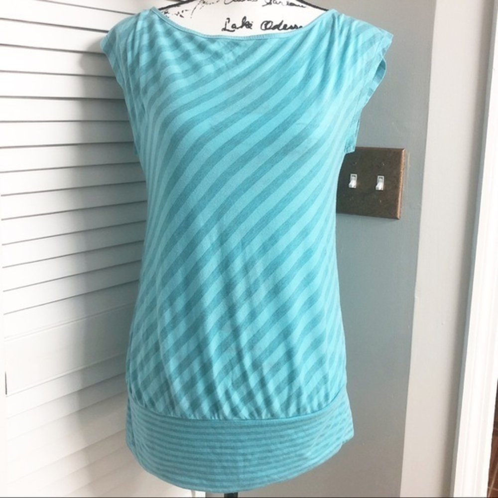 Xhileration Turquoise Tank Top Size Medium